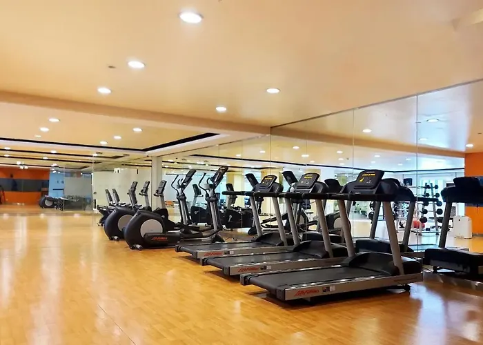 Apartment Relaxing Bgc Business Ready With 84inch Cinema *