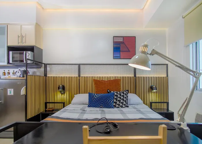 Relaxing Bgc Business Ready With 84inch Cinema Apartment *