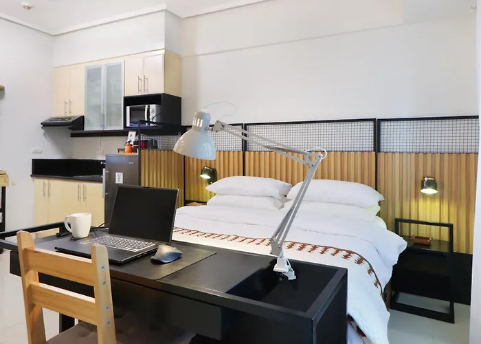 Relaxing Bgc Business Ready With 84inch Cinema * Manila
